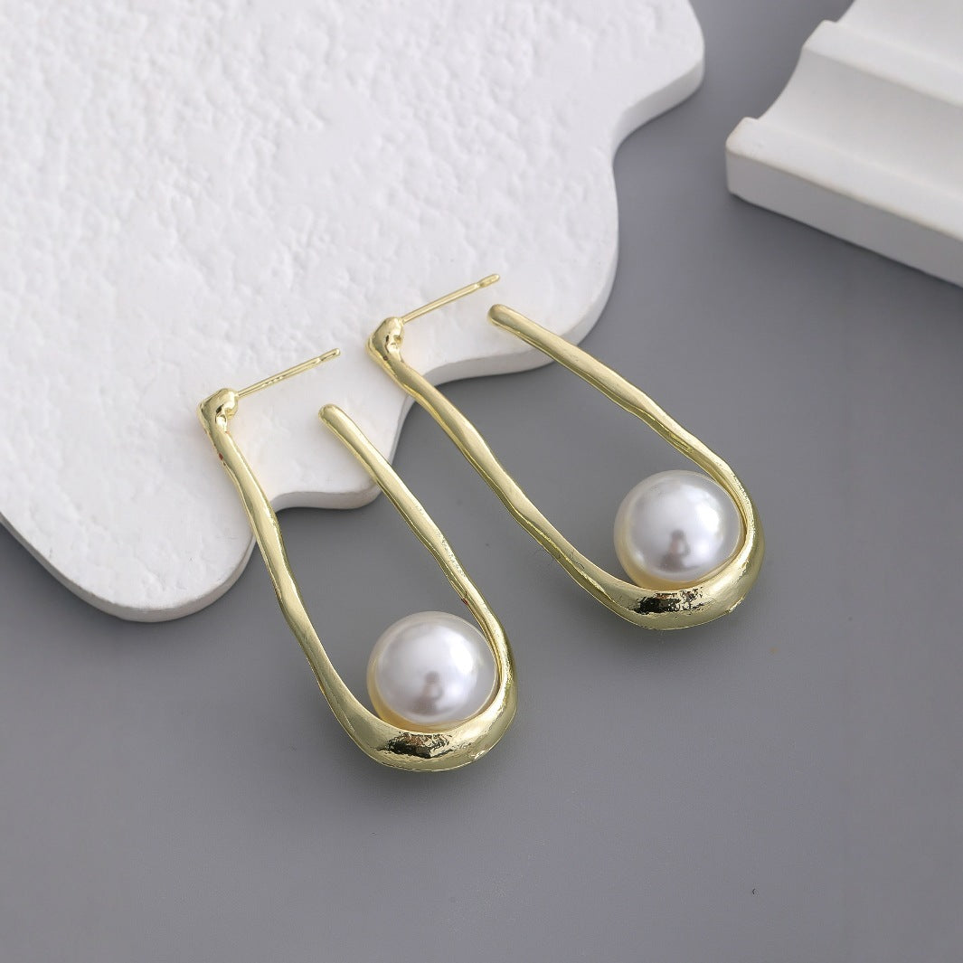 Vintage European And American Irregular Pearl Earrings For Women