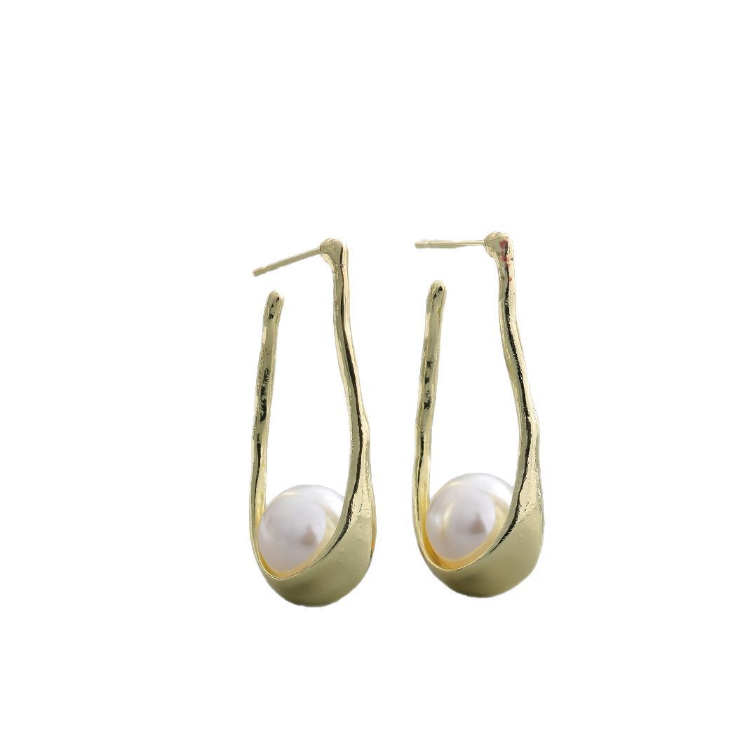 Vintage European And American Irregular Pearl Earrings For Women