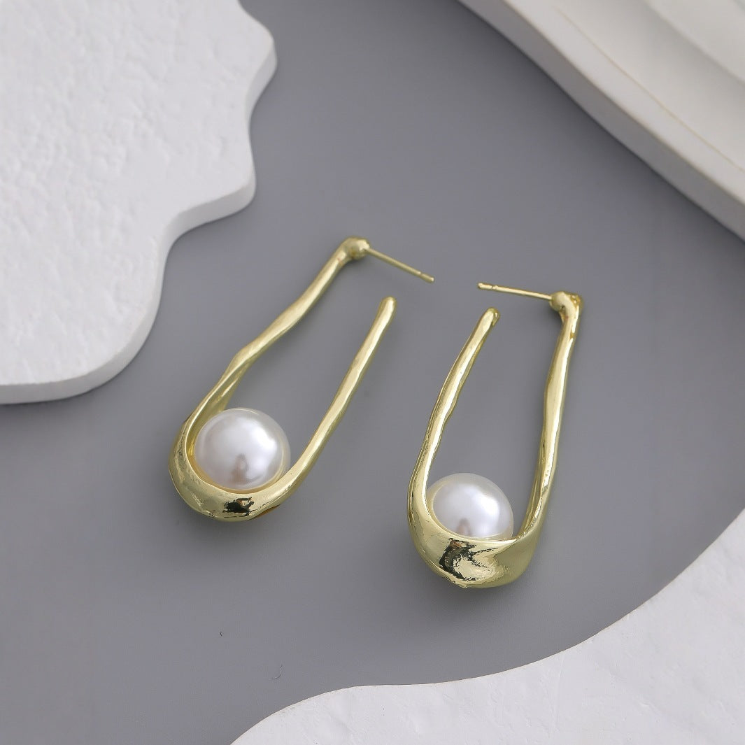 Vintage European And American Irregular Pearl Earrings For Women